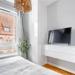 Apartment 222 Stare No 1