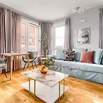 222 Stare No 1 Apartment *